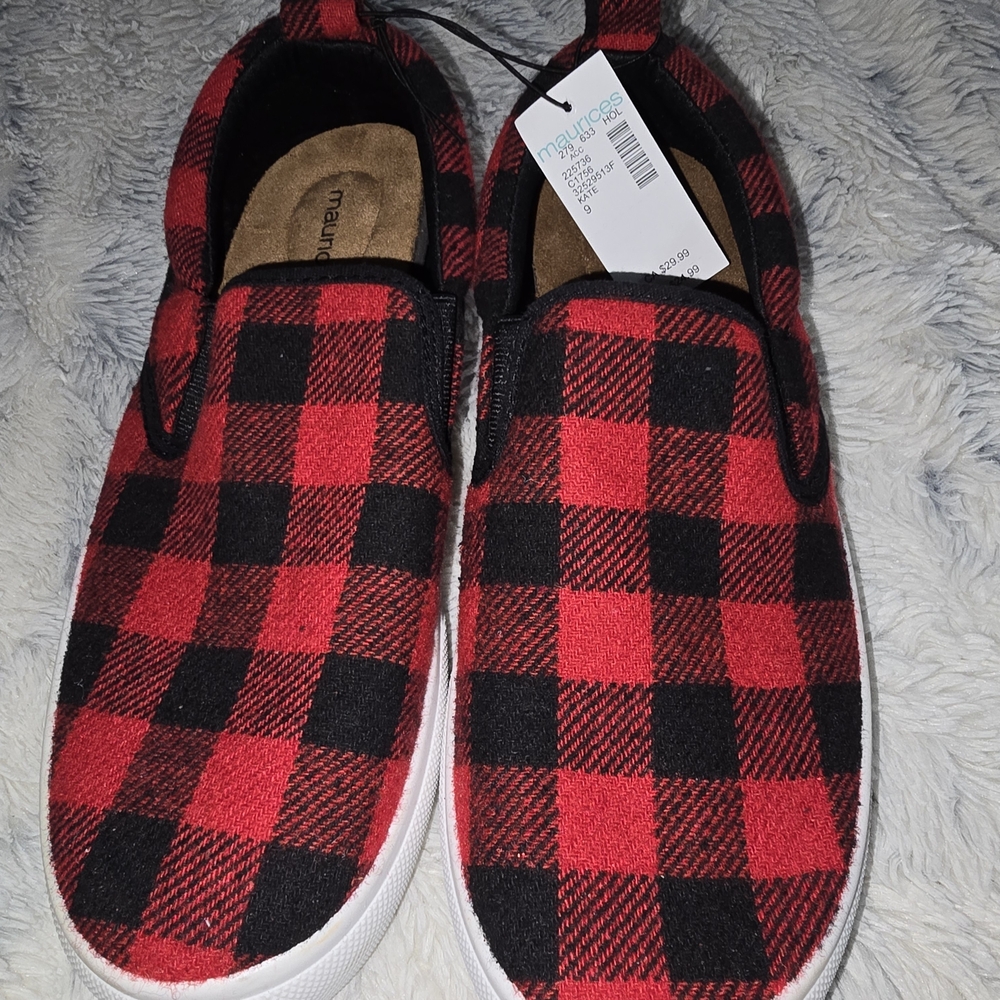 Women's Maurices Red and Black Plaid Slip-On Sneakers. Size 8